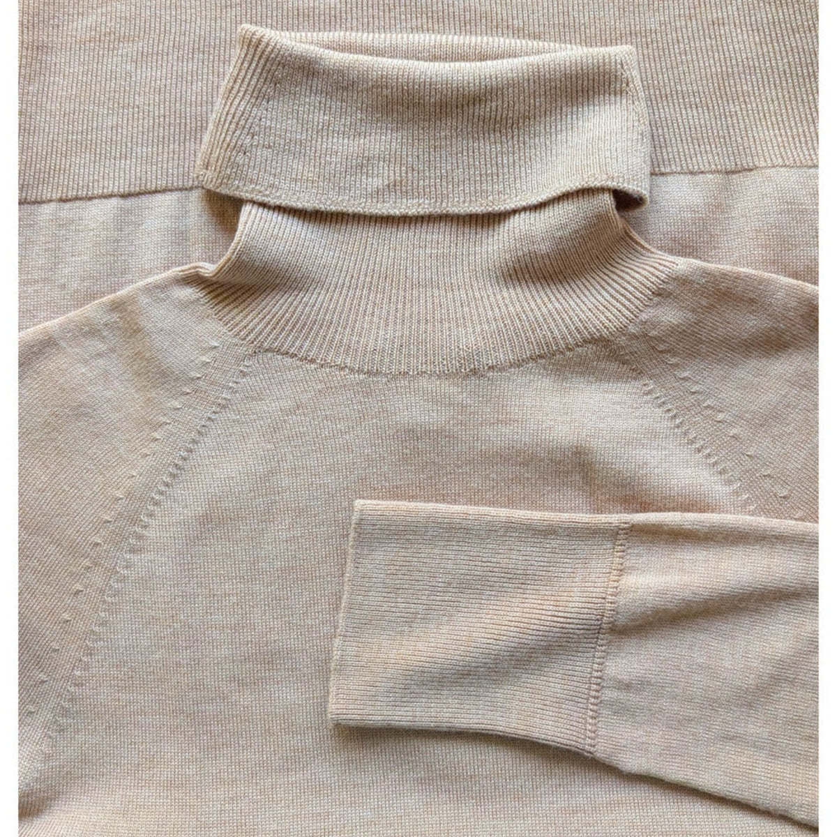 Banana Republic 100% Merino Wool Turtleneck Sweater, Camel, Size S