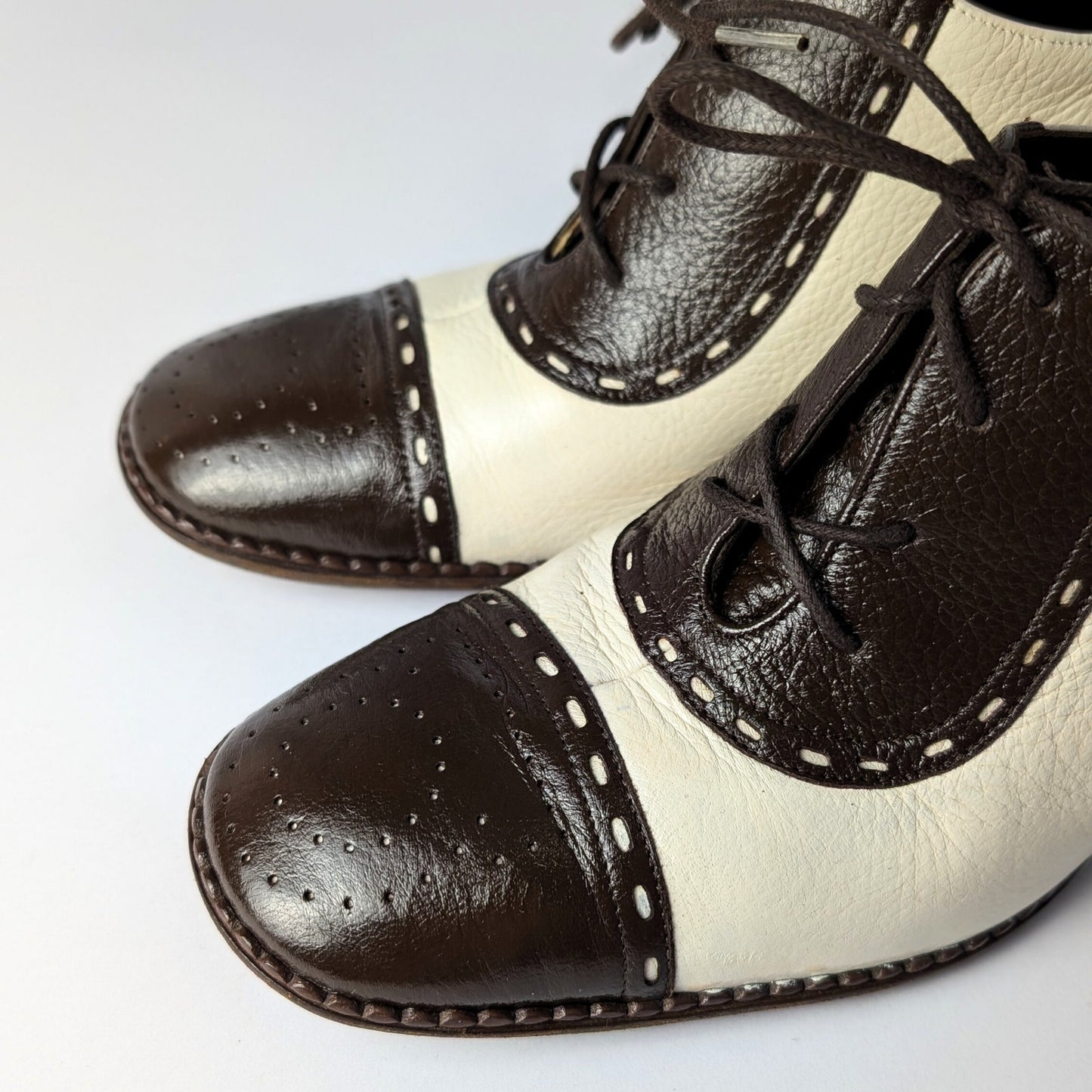 Ferragamo Two-Tone Leather Lace-Up Heels – Size 8