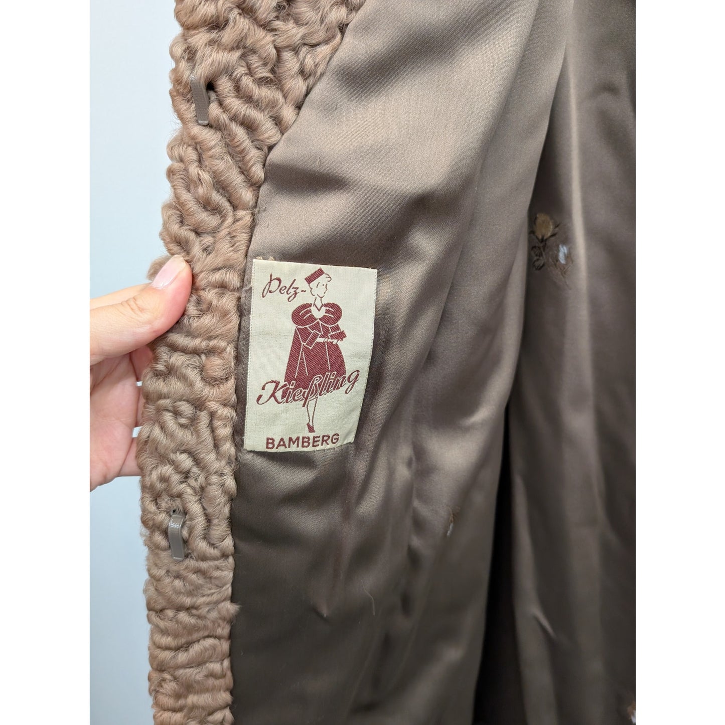 Rare Vintage Persian Lamb Fur Coat Beige Mid-Length Petite Fit