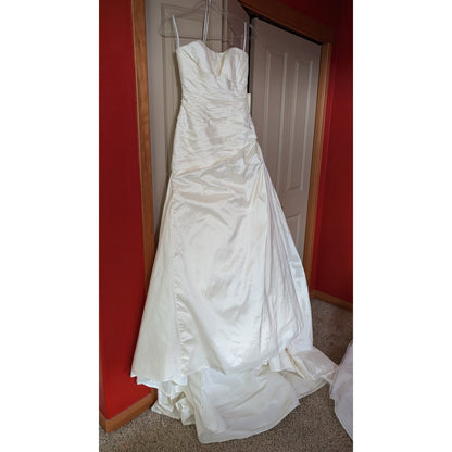 Pronovias Hawaii Silk Dupioni Wedding Dress Off-White NWT Size 4