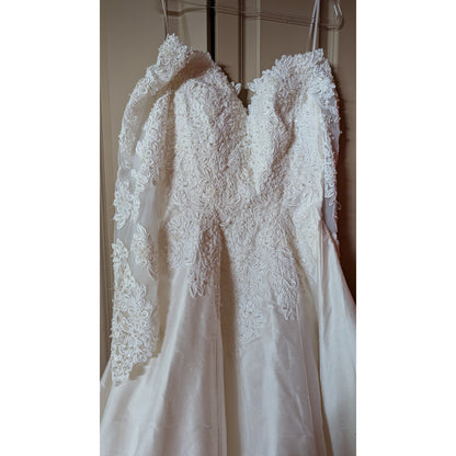Mary’s Bridal Ivory Silk Wedding Dress Sweetheart Neckline Long Train