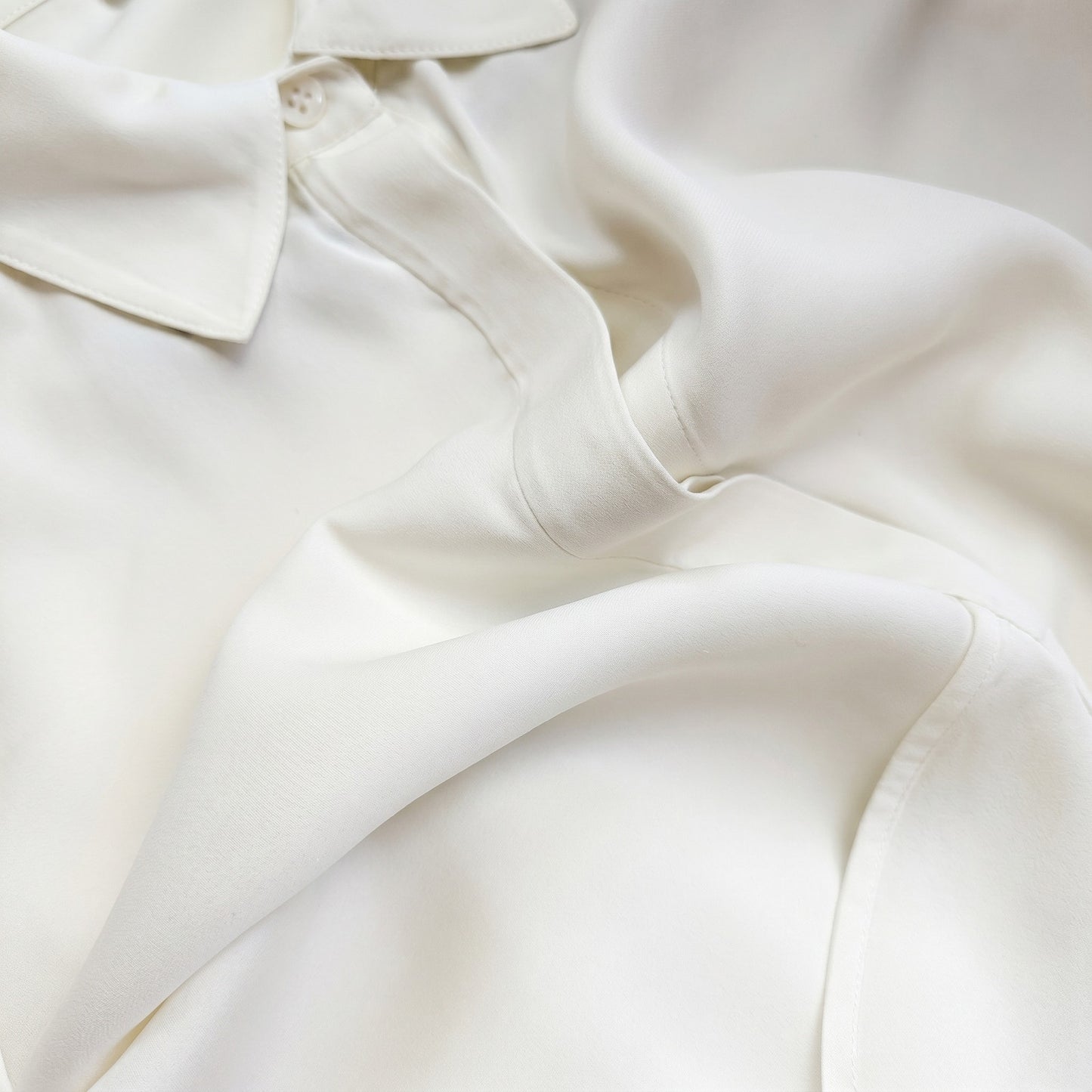 93% Silk Theory Ivory Button-Down Blouse | Size S