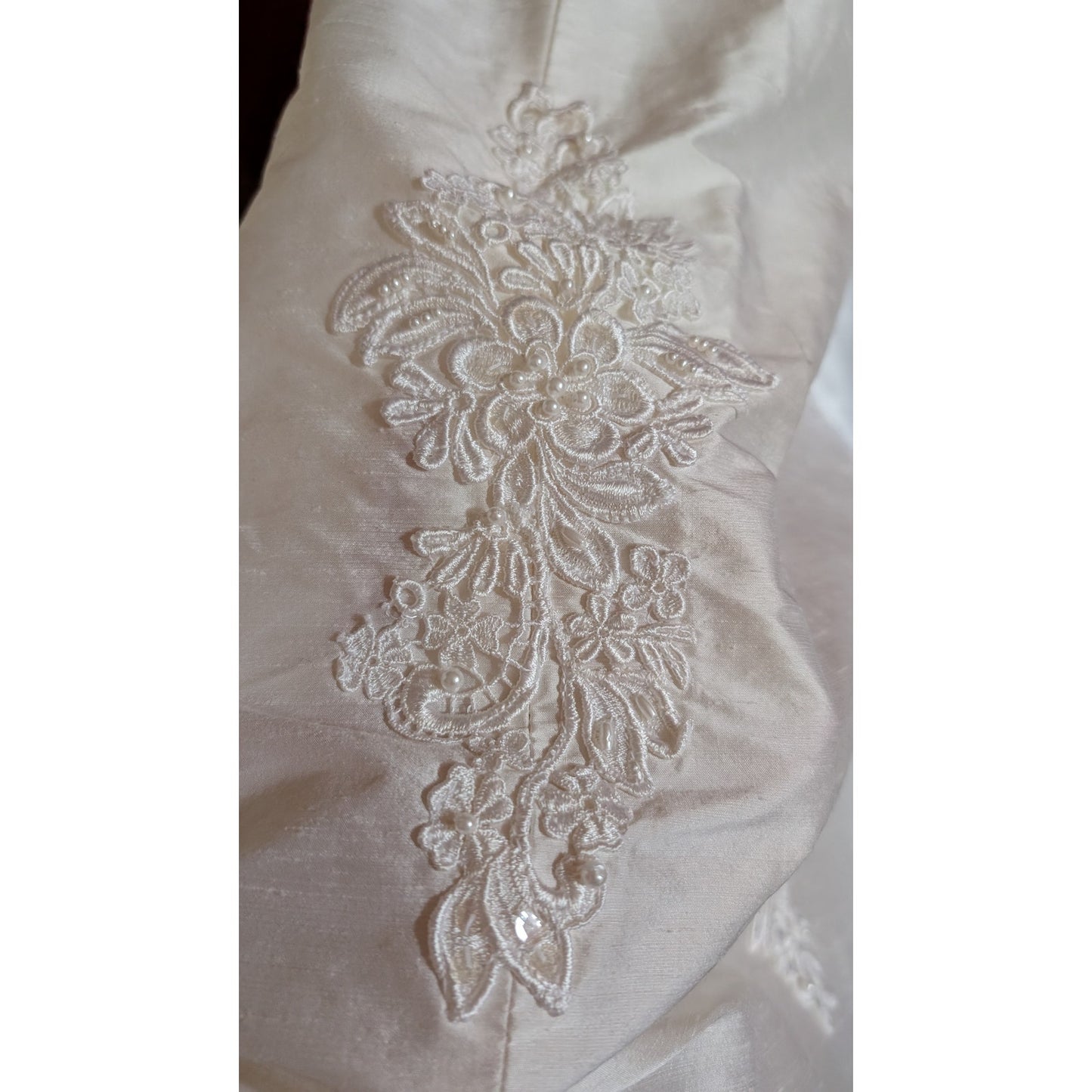 Mary’s Bridal Ivory Silk Wedding Dress Sweetheart Neckline Long Train